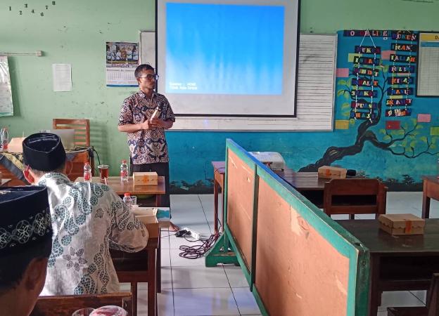 Training Implementasi Kurikulum Merdeka Ar-Risalah Secang